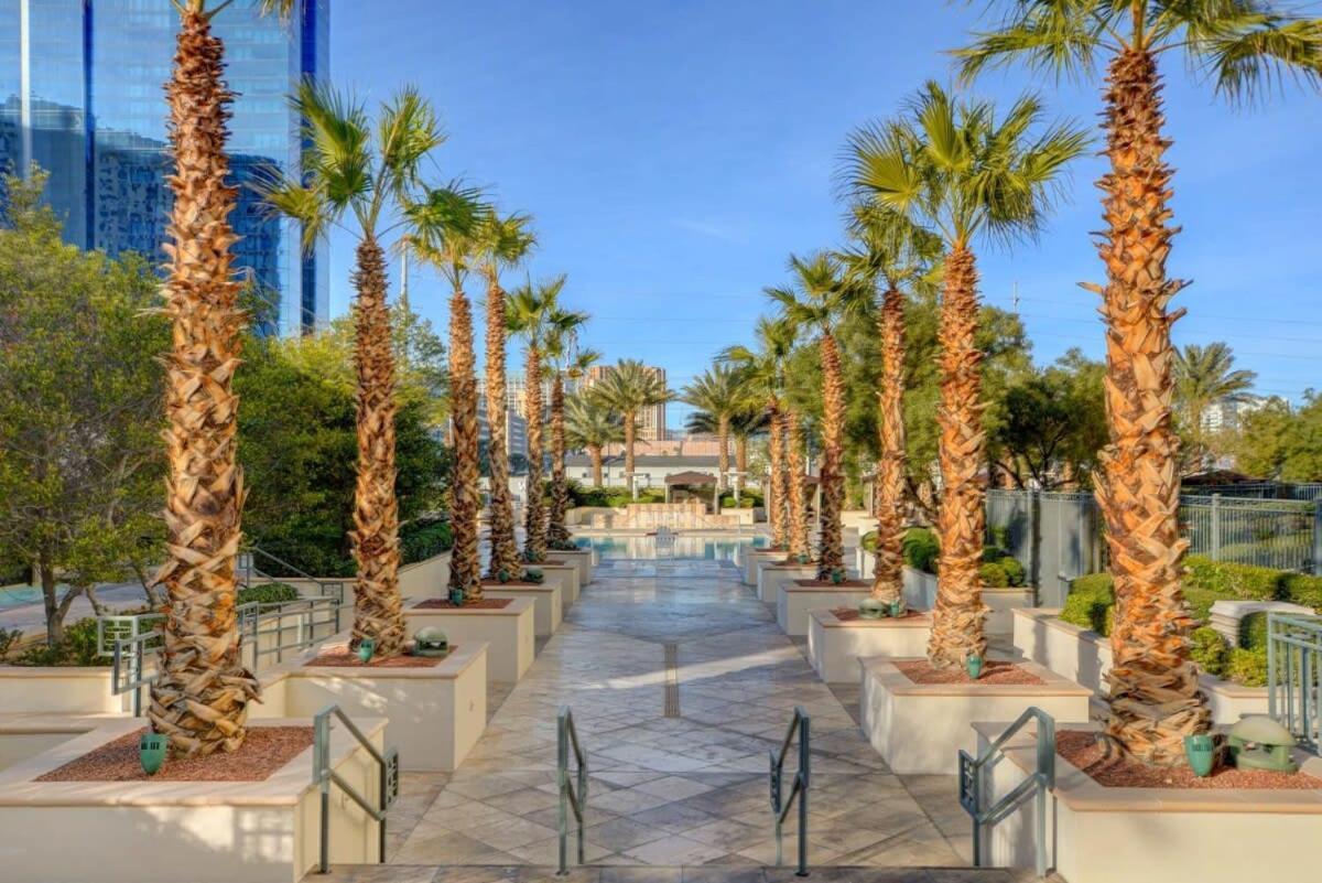 Mgm Signature-23-811 F1 Track & Strip View Studio Las Vegas Exterior photo